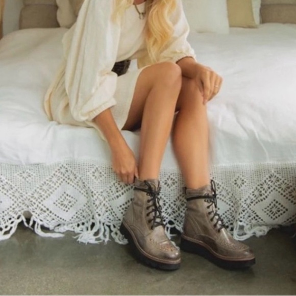 BED STU Boots Icicle ELISHA II Combat Moto Leather Silver Gray Black Size 8 - Picture 6 of 10